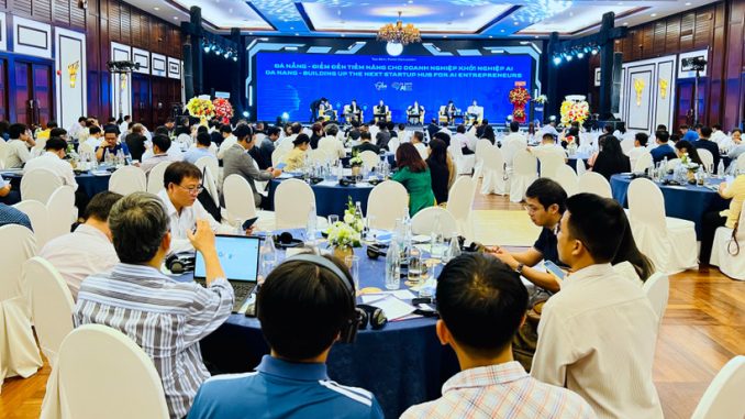 Hội thảo "Trí tuệ nhân tạo - Động lực mới phát triển Đà Nẵng". (Ảnh: Thanh Phong/Vietnam+)